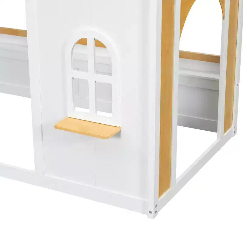 Letto a castello salvaspazio con mensole contenitore integrate e finestra decorativa, in legno di pino